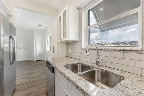 4017 N Meridian Avenue Miami Beach FL 33140