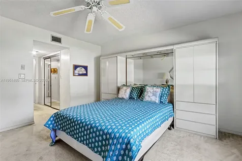 6085 N Sabal Palm Boulevard Tamarac FL 33319