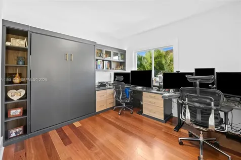 6061 SW 13th Street West Miami FL 33144