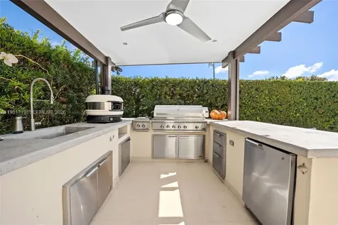 6061 SW 13th Street West Miami FL 33144