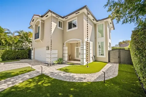 6061 SW 13th Street West Miami FL 33144