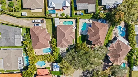 6061 SW 13th Street West Miami FL 33144