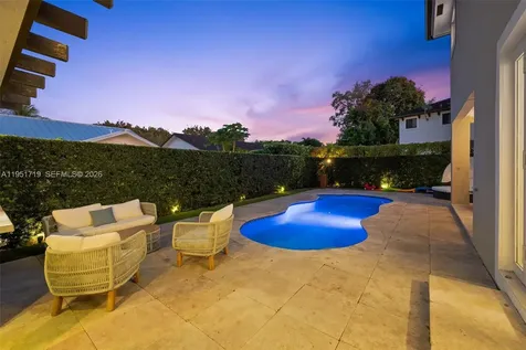6061 SW 13th Street West Miami FL 33144