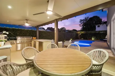 6061 SW 13th Street West Miami FL 33144