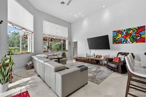 104 Dockside Circle Weston FL 33327