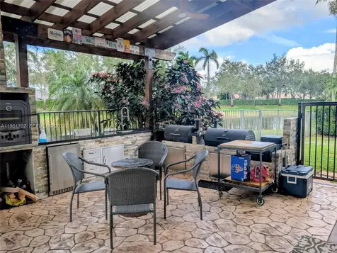 104 Dockside Circle Weston FL 33327