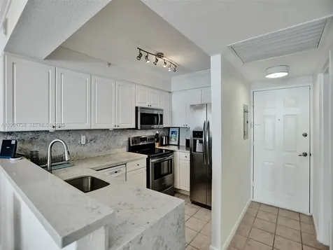 2501 S Ocean Drive Hollywood FL 33019