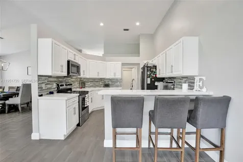 8795 NW 76th Place Tamarac FL 33321
