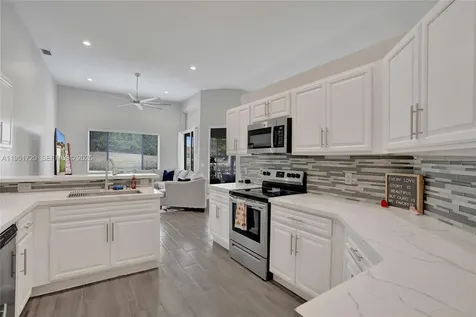 8795 NW 76th Place Tamarac FL 33321