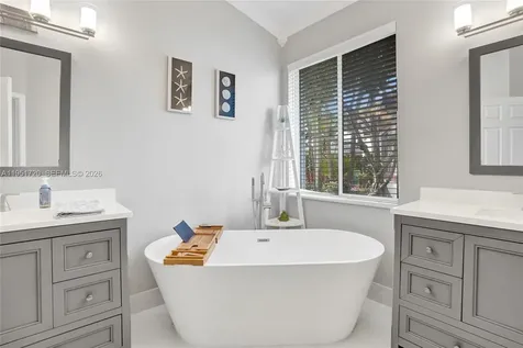 8795 NW 76th Place Tamarac FL 33321