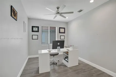 8795 NW 76th Place Tamarac FL 33321
