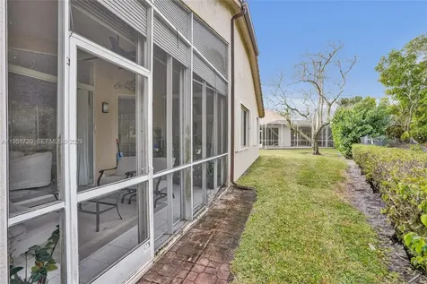8795 NW 76th Place Tamarac FL 33321
