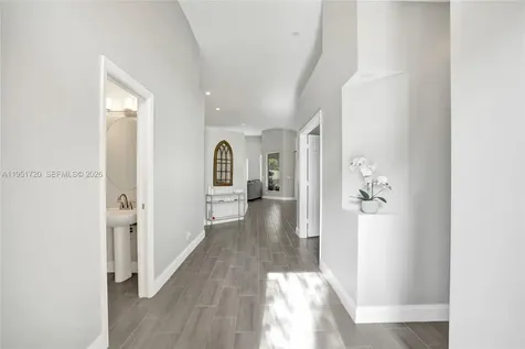 8795 NW 76th Place Tamarac FL 33321