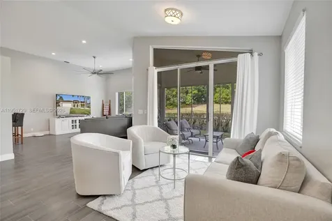 8795 NW 76th Place Tamarac FL 33321
