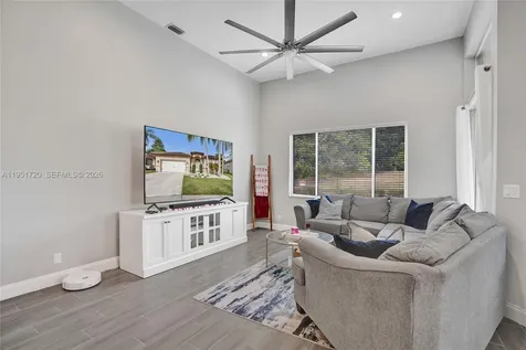 8795 NW 76th Place Tamarac FL 33321