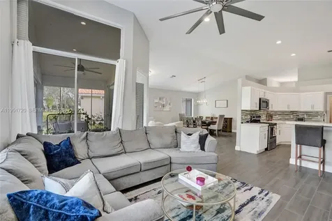 8795 NW 76th Place Tamarac FL 33321