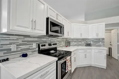 8795 NW 76th Place Tamarac FL 33321