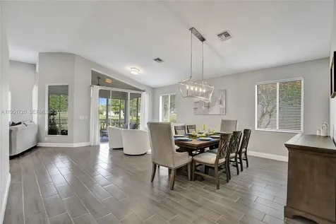 8795 NW 76th Place Tamarac FL 33321