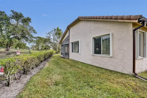 8795 NW 76th Place Tamarac FL 33321