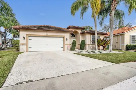 8795 NW 76th Place Tamarac FL 33321