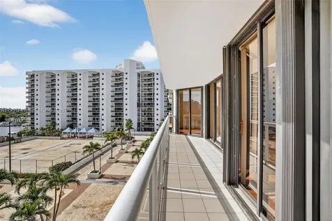 3640 Yacht Club Drive Aventura FL 33180