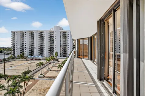3640 Yacht Club Drive Aventura FL 33180