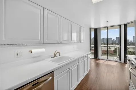 3640 Yacht Club Drive Aventura FL 33180