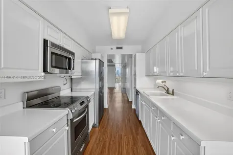 3640 Yacht Club Drive Aventura FL 33180