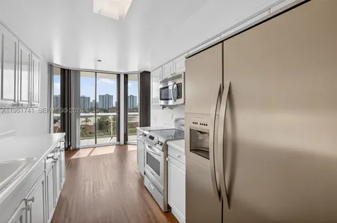 3640 Yacht Club Drive Aventura FL 33180