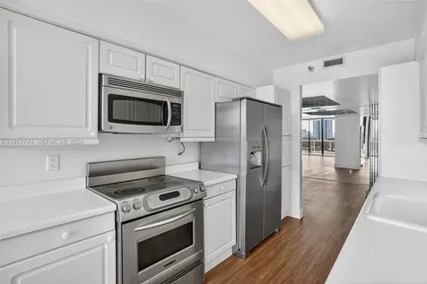 3640 Yacht Club Drive Aventura FL 33180