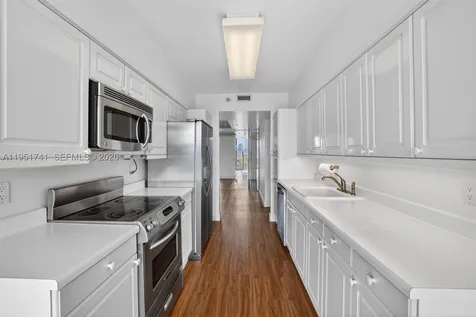3640 Yacht Club Drive Aventura FL 33180