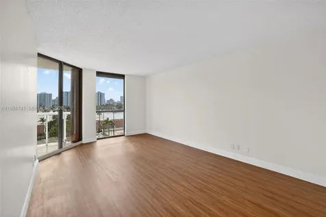 3640 Yacht Club Drive Aventura FL 33180