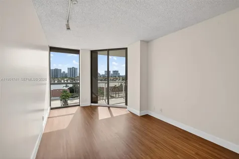 3640 Yacht Club Drive Aventura FL 33180