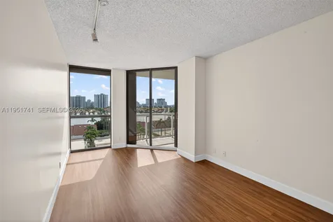 3640 Yacht Club Drive Aventura FL 33180