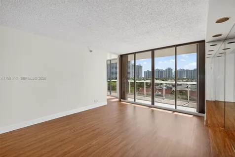 3640 Yacht Club Drive Aventura FL 33180