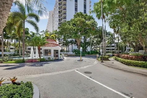 3640 Yacht Club Drive Aventura FL 33180