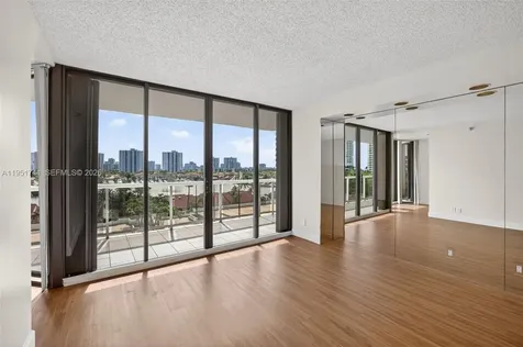 3640 Yacht Club Drive Aventura FL 33180