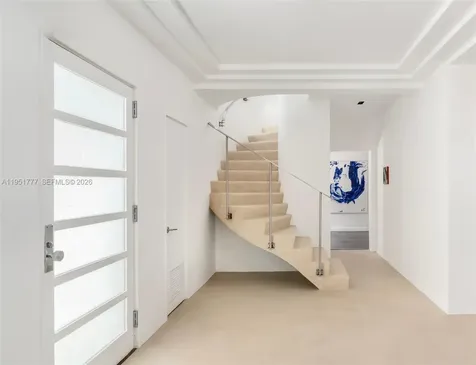 3325 Pine Tree Drive Miami Beach FL 33140