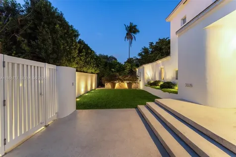 3325 Pine Tree Drive Miami Beach FL 33140