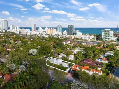 3325 Pine Tree Drive Miami Beach FL 33140