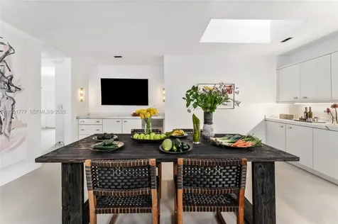 3325 Pine Tree Drive Miami Beach FL 33140