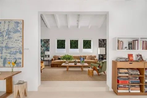 3325 Pine Tree Drive Miami Beach FL 33140