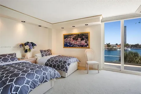 19707 Turnberry Way Aventura FL 33180