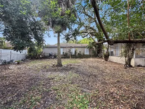 4711 NW 16th Avenue Miami FL 33142