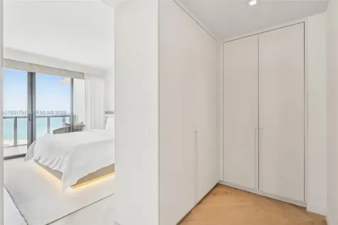 2201 Collins Avenue Miami Beach FL 33139
