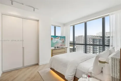 2201 Collins Avenue Miami Beach FL 33139