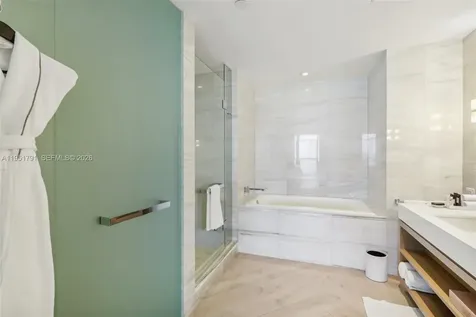 2201 Collins Avenue Miami Beach FL 33139