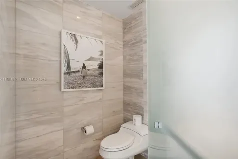 2201 Collins Avenue Miami Beach FL 33139