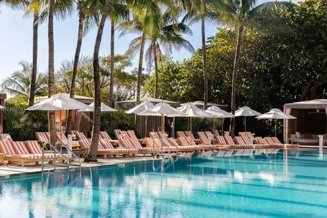 2201 Collins Avenue Miami Beach FL 33139