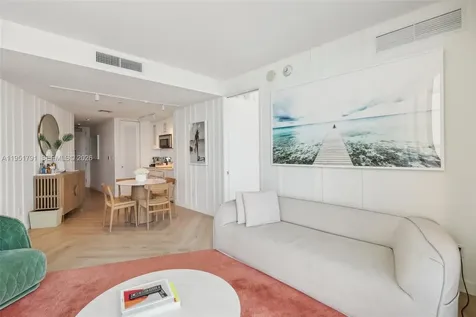 2201 Collins Avenue Miami Beach FL 33139